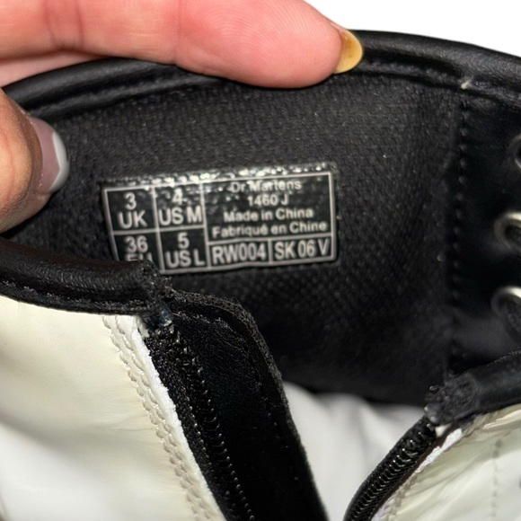 Dr. Martins 1460 Women’s Size 5 White Combat Boots Y2K Punk Grunge Rock Fall - Picture 14 of 16